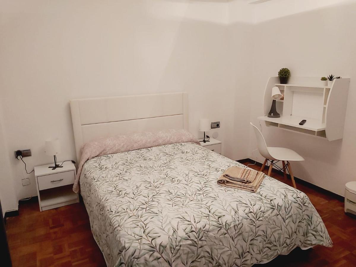 Bernie'S Roomss บิโตเรีย-กัสเตซ ภายนอก รูปภาพ